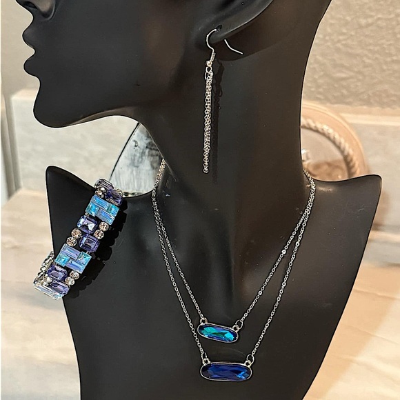 Blue gem jewelry silver 3pc set earrings , bracelet , & necklace - Picture 1 of 3